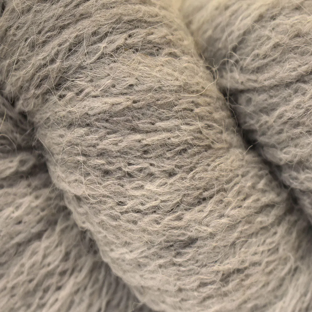 Universal Yarn Odette